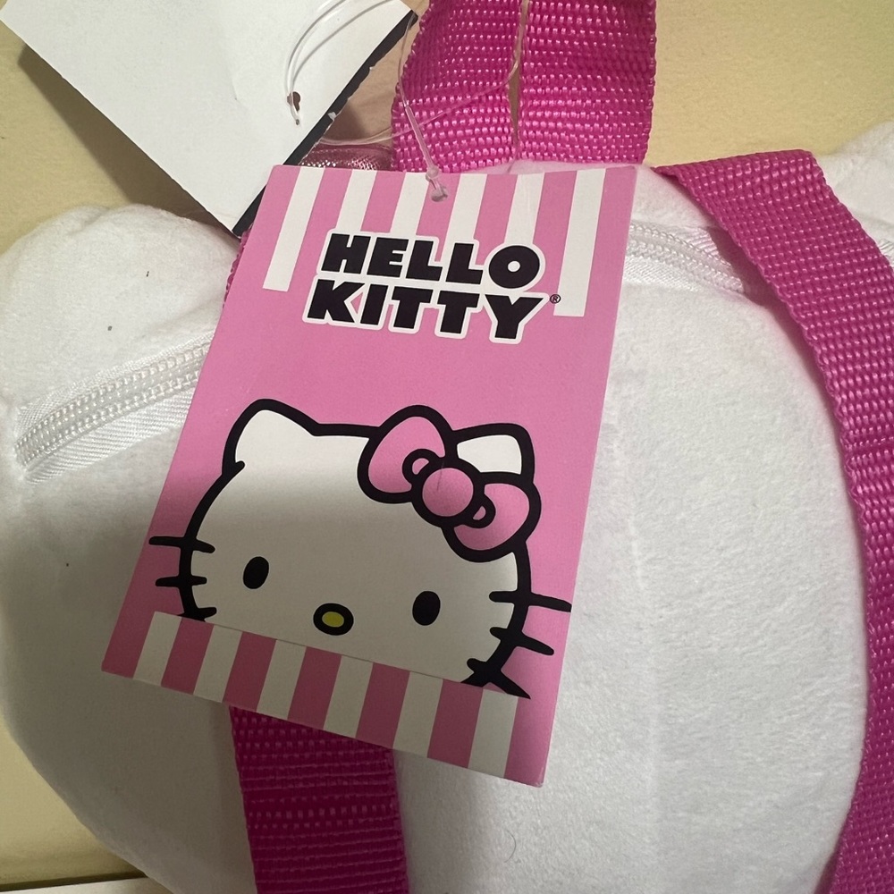 Hello Kitty Plush Backpack - Picture 7 of 14